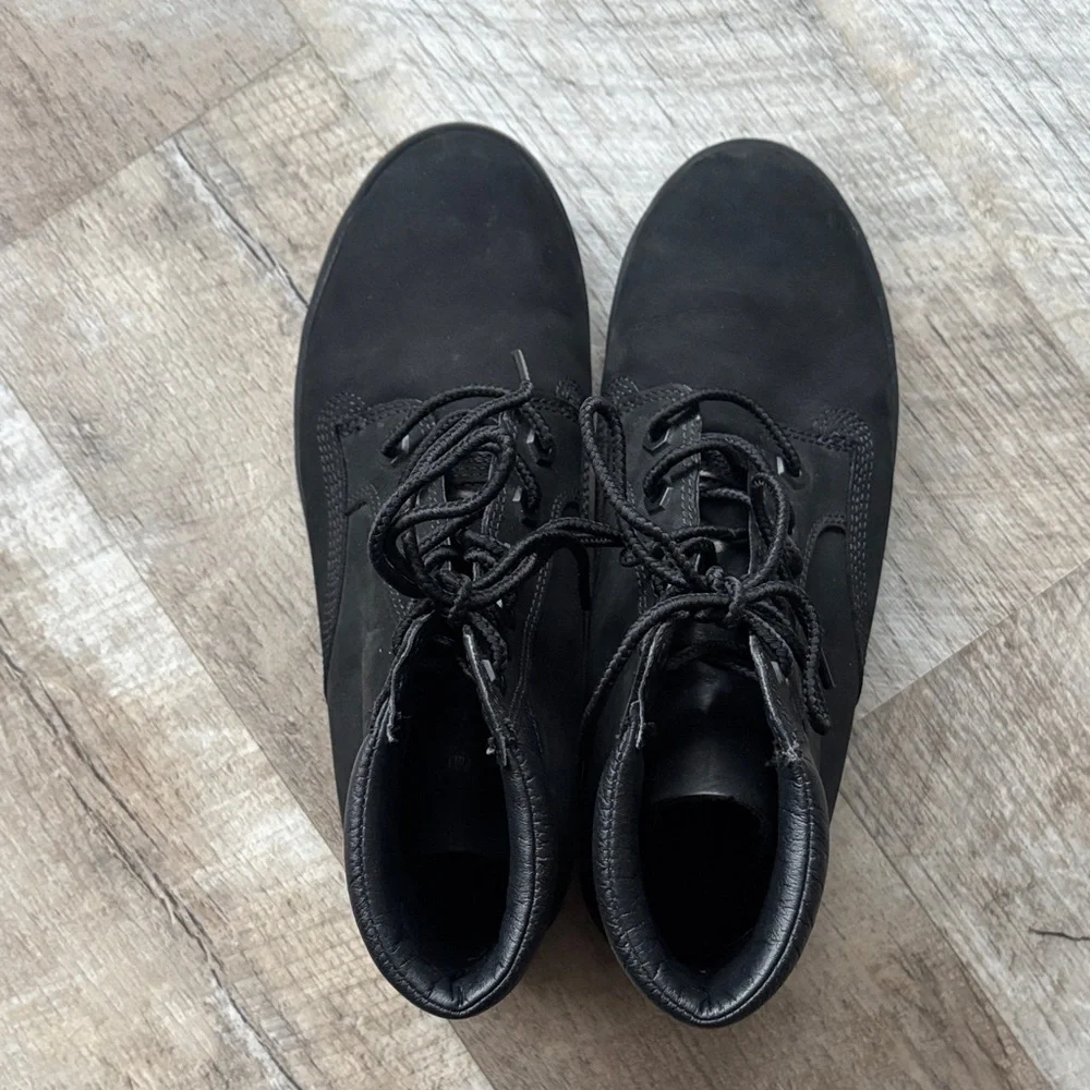 women’s Black High-Top timberland Sneakers - Picture 9 of 10